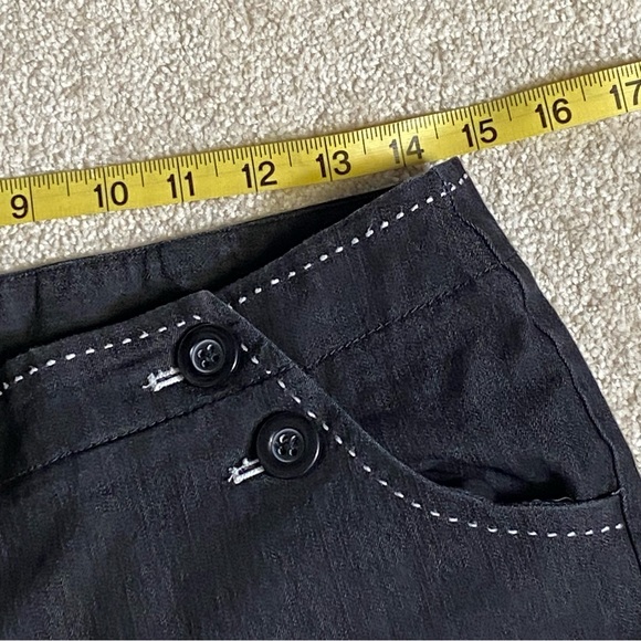 Larry Levine stretch crop pants, black with white stitching, size 6 - Picture 8 of 10